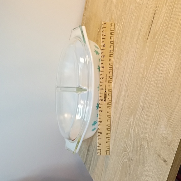 Pyrex Snowflake Divided Lidded Casserole Dish Vintage - Picture 12 of 13